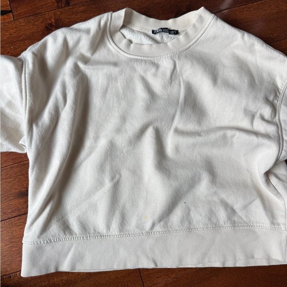 Zara Off-White Cropped Sweatshirt - Picture 4 of 4